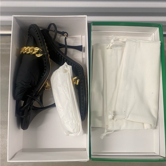 Bottega Veneta
Black and Gold ball High-Heeled Sandal - Picture 10 of 15